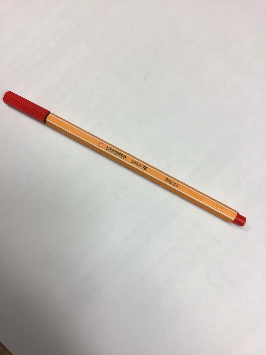 Fineliner rot als Schulmaterial für Schule und Unterricht